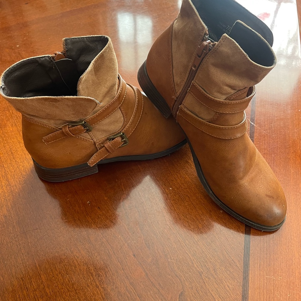 Dirty Laundry short boots, size 7.